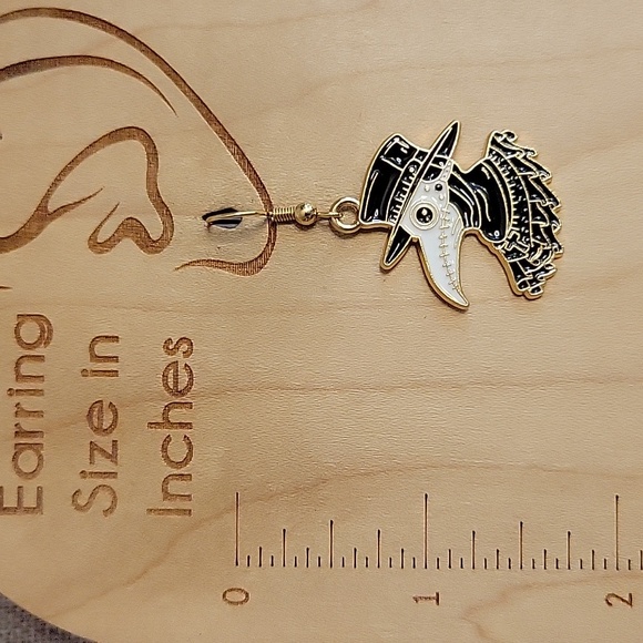 Plague Doctor Earrings, Unisex - Picture 4 of 6